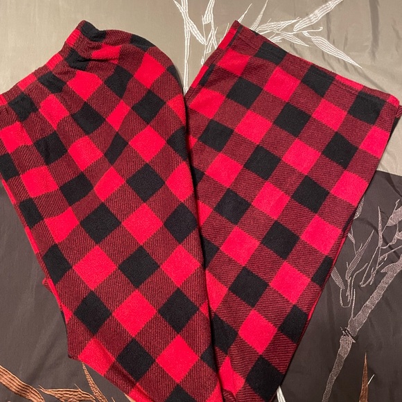 Follow me woman’s pj’s - Picture 6 of 7